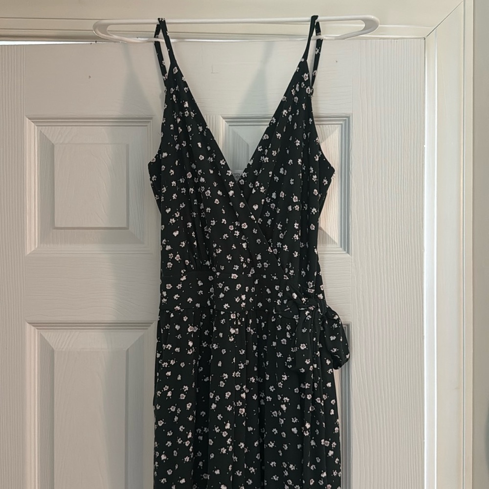 NWT Kaileigh Jumpsuit Green Floral Romper Sz S